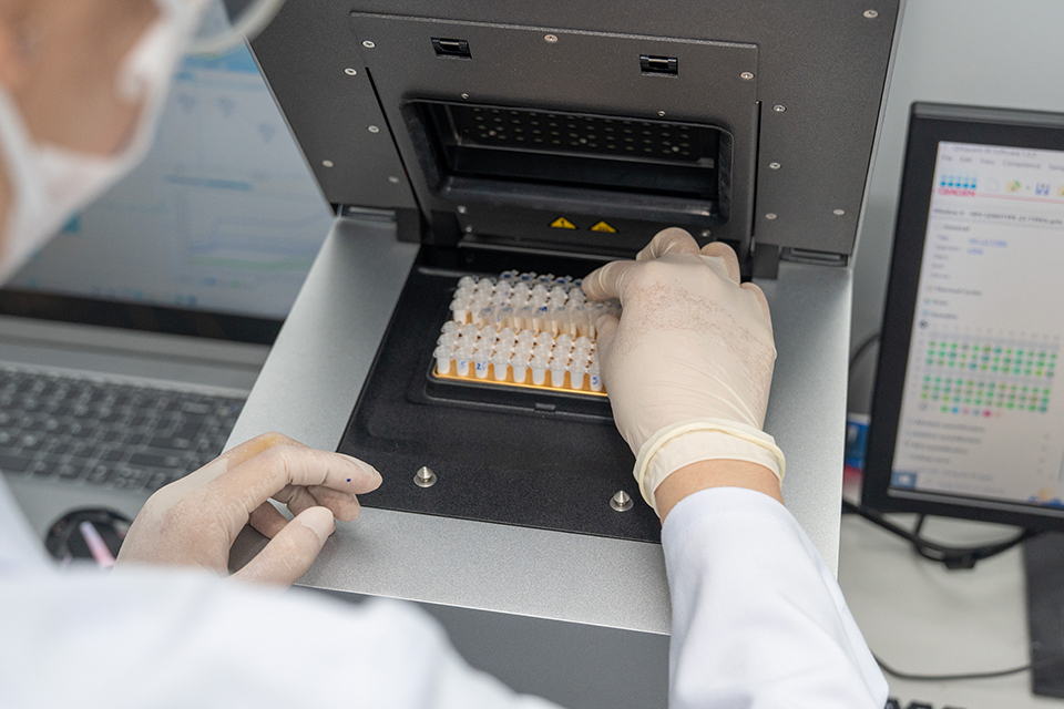 Xét nghiệm sinh học phân tử